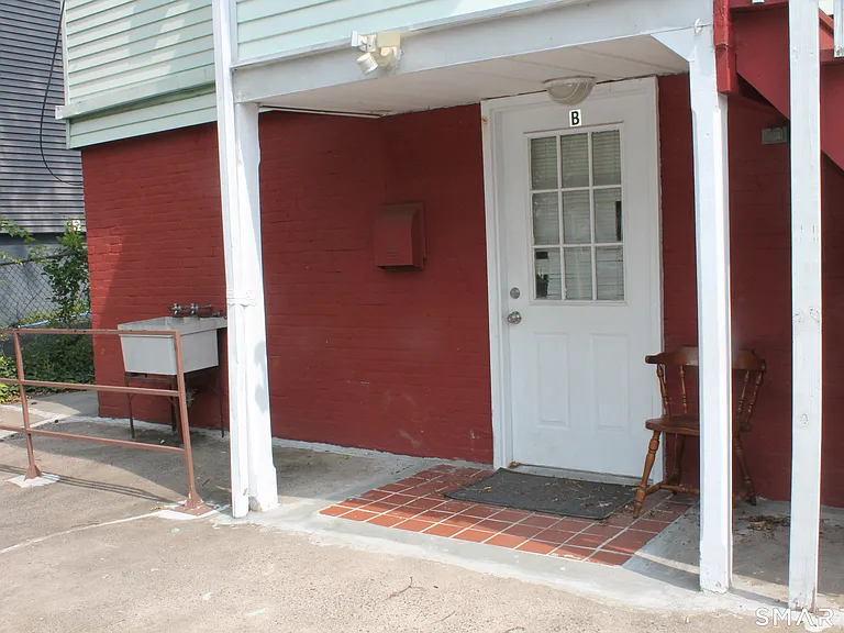 209 S Orchard St — Photo 1