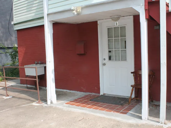 209 S Orchard St, Wallingford, CT 06492