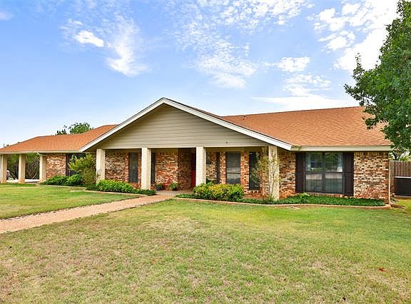 3rd image of 525 Country Pl S