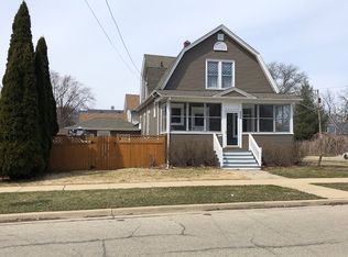 226 Hill Ave, Elgin, IL 60120