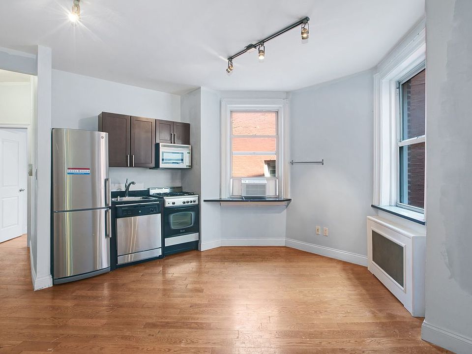 1st image of 220 W 107th St APT 6F
