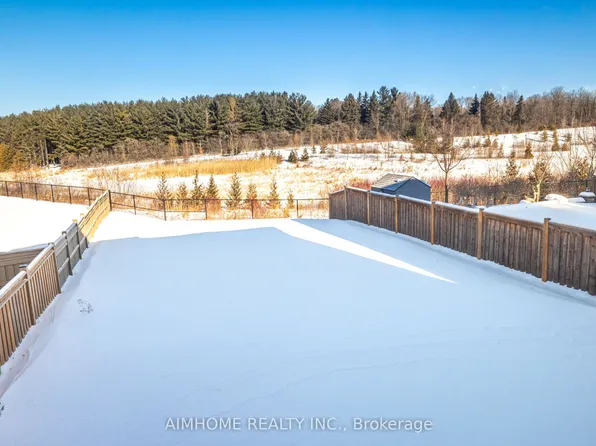 122 Scrivener Dr, Aurora, ON L4G 0Y8