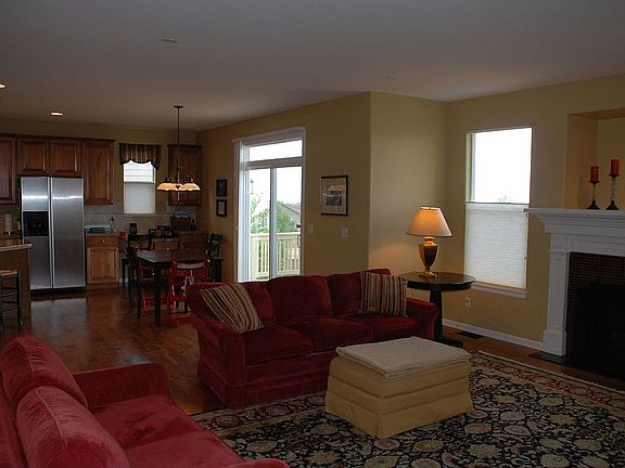 Family Room/Eat-in Kitchen