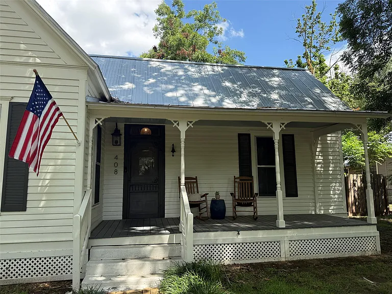 408 Short St — Photo 2