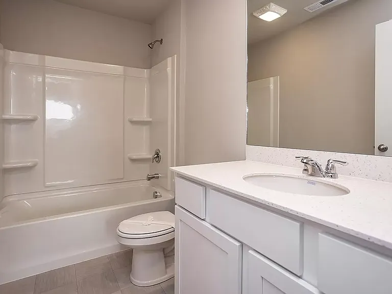 1112 Cove St SE — Photo 8
