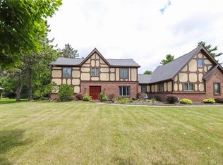 1424 Whispering Woods Ln, Springboro, OH 45066