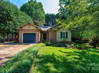 31 44th Avenue Pl NE, Hickory, NC 28601