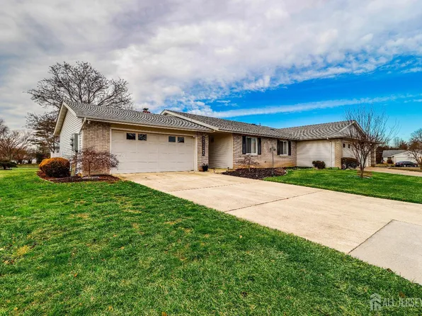 324A Quinton Dr, Monroe Township, NJ 08831