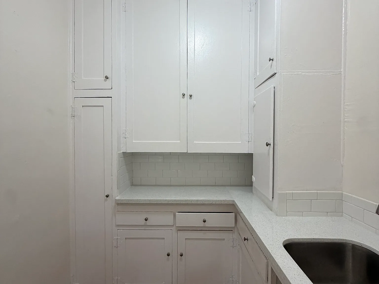 Studio, 575 sqft, $1,395 — Photo 3