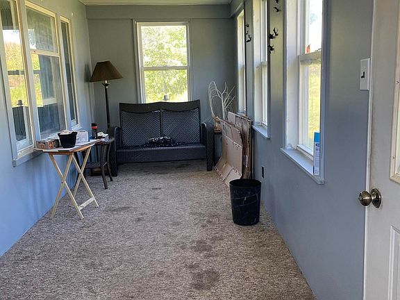 4th image of 589 Lily Lake Rd