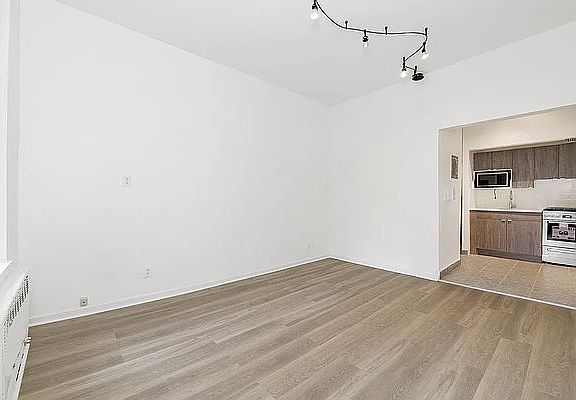 2nd image of 340 W 48th St #1A