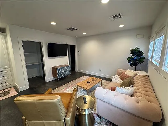 2 bed, 2.0 bath, 955 sqft, $2,200 — Photo 3