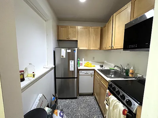 Rented by Akam Sales and Brokerage | media 13