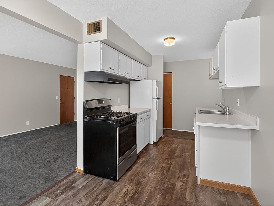 1st image of 105 13th Ave S APT 11