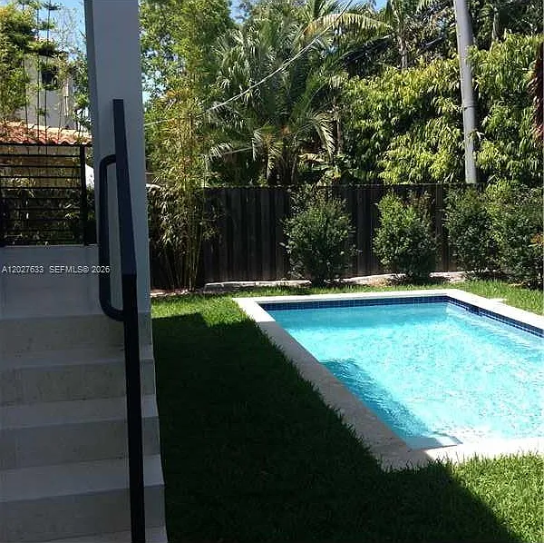 Tropical Isles Homes — Photo 4