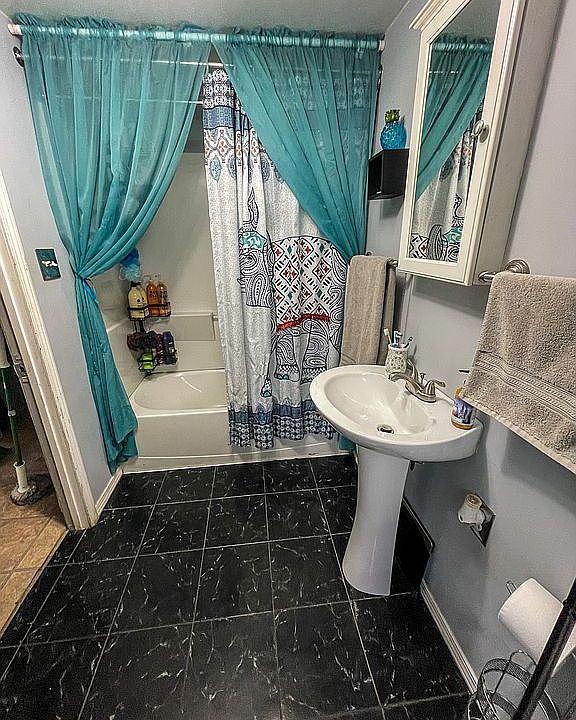 1st floor bathroom