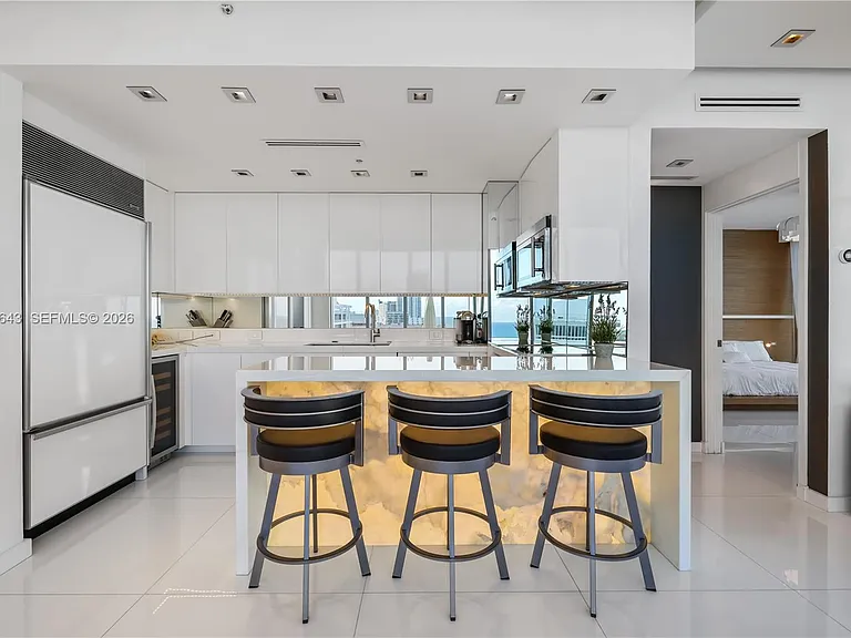 6899 Collins Ave #2208 — Photo 11