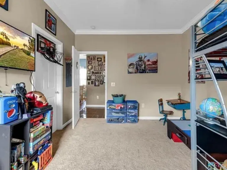 2030 Cross Gate Blvd #301 — Photo 30