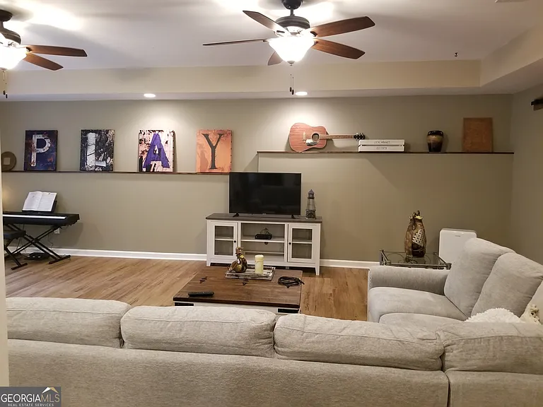 6729 Great Water Dr #BASEMENT — Photo 2
