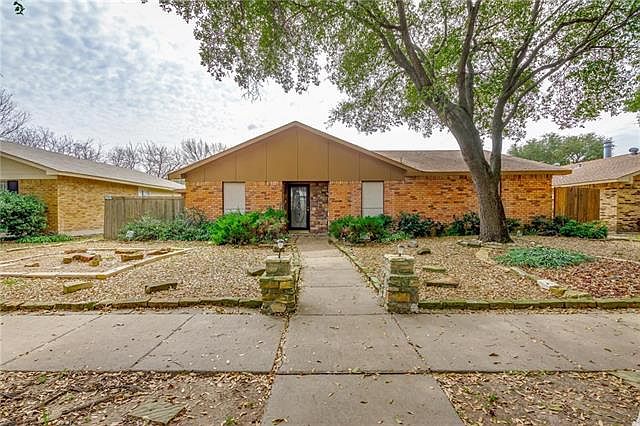 1st image of 2618 Branch Oaks Dr