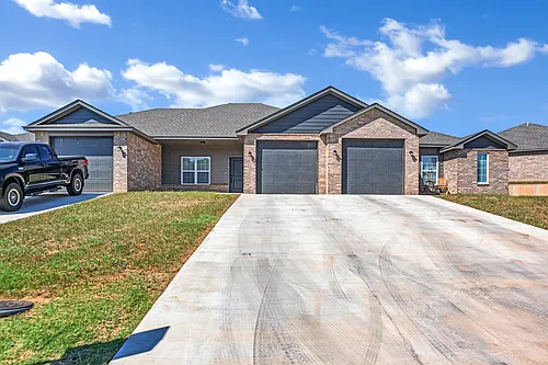 1619 E Timberridge Dr Photo 1