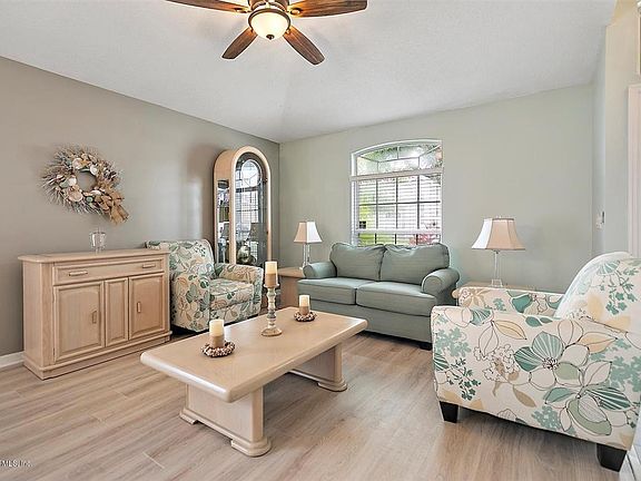 3rd image of 152 Afton Ln