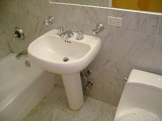 Rented by Bond New York | media 25