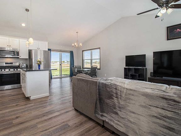 3rd image of 1802 Newbury Circle