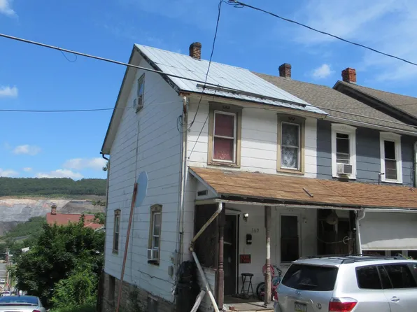 369 W Water St, Lansford, PA 18232