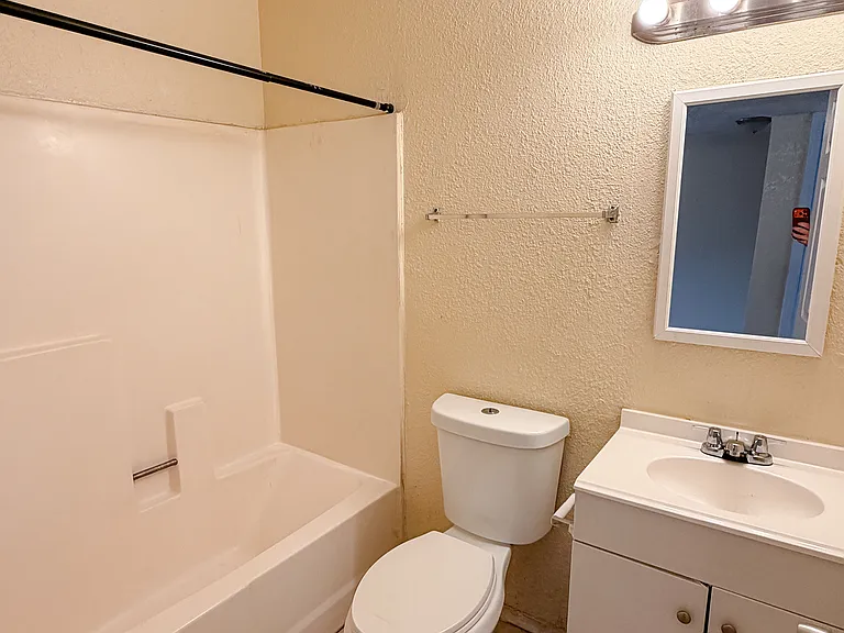 1753 E Harvard St #1 — Photo 7
