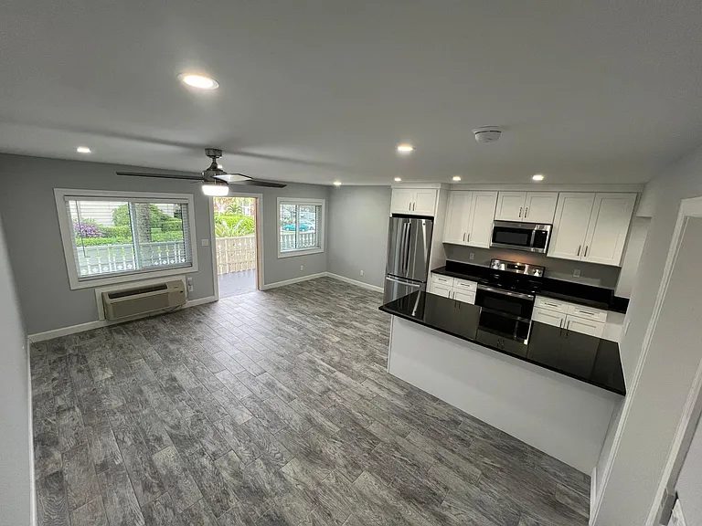 1517 Ocean Dr #10 — Photo 4