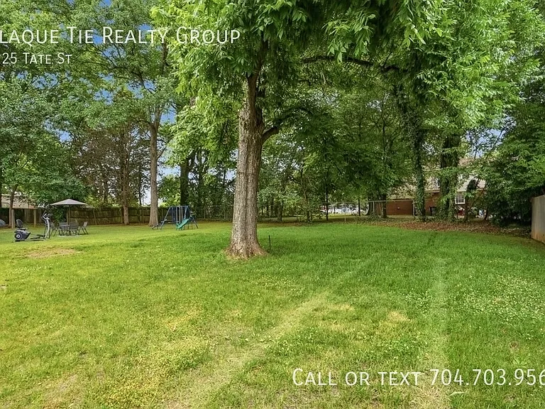 2225 Tate St — Photo 31
