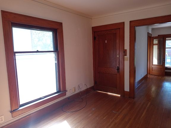 5th image of 605 S Grand Ave Unit 2