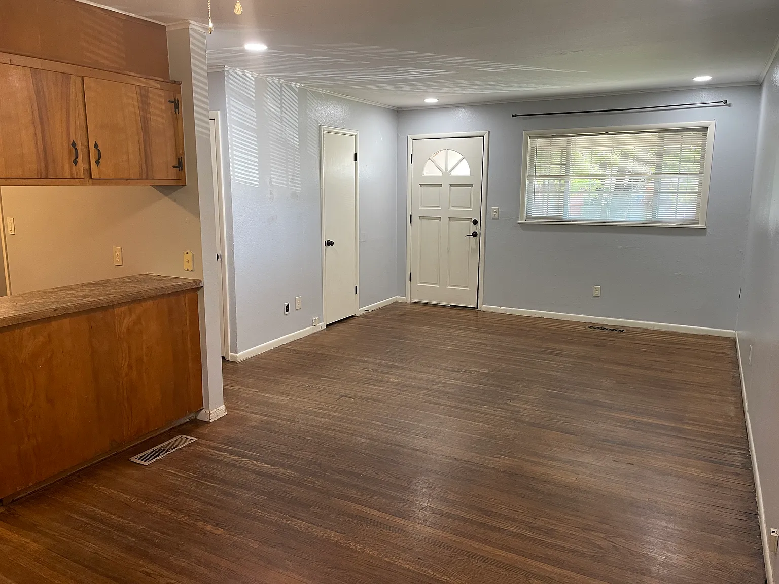 3 bed, 1.5 bath, 1168 sqft, $1,350 — Photo 3