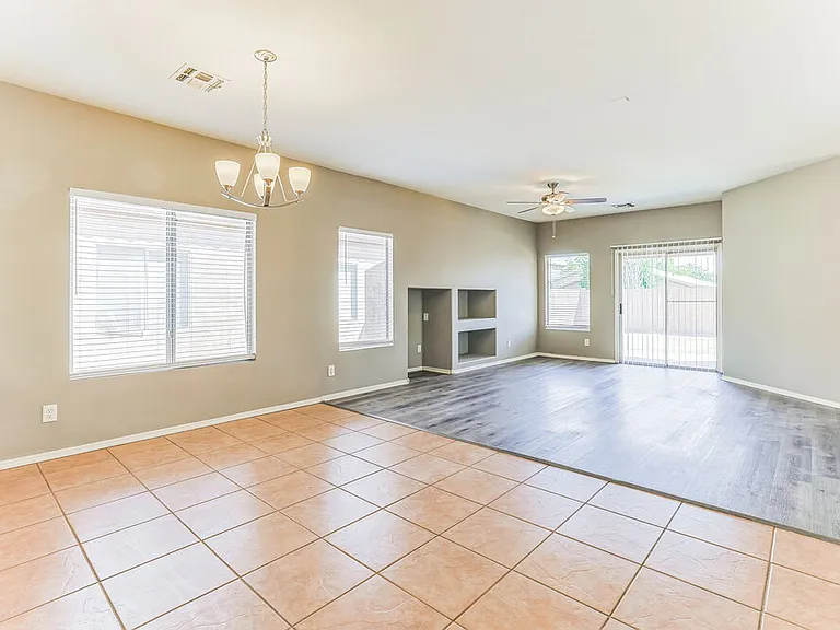 30225 N Royal Oak Way — Photo 5