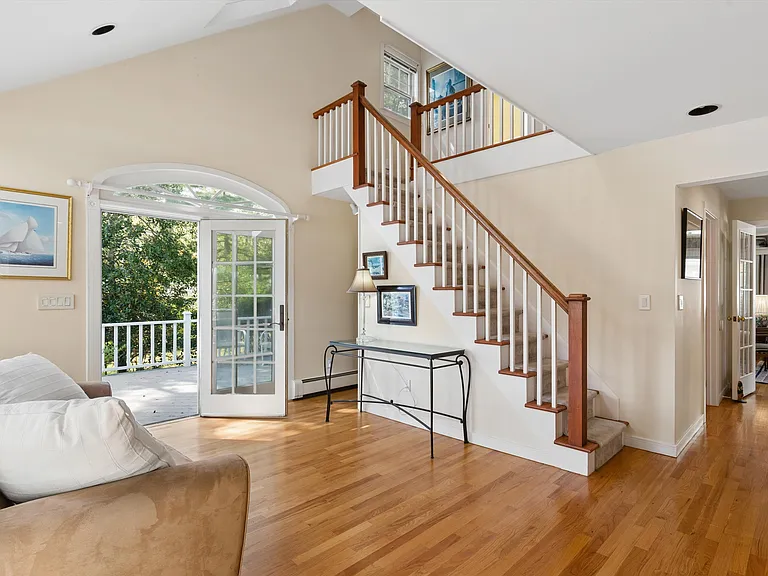 425 Briarwood Ln — Photo 19