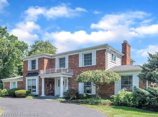 3894 Peabody Dr, Bloomfield Hills, MI 48302