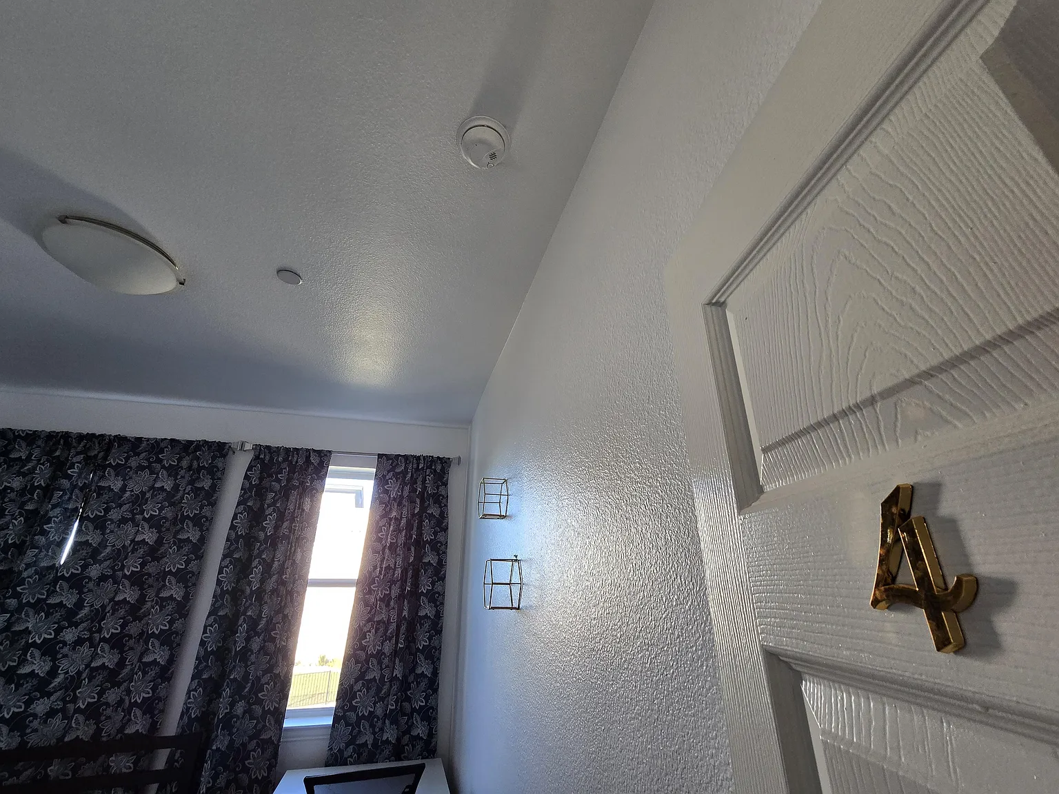 4 bed, 3.0 bath, 1950 sqft, $1,139 — Photo 3