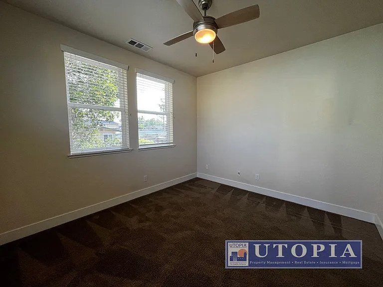 Spacious and Modern 3-bedroom, 3.5 bathroom in Seabright just minutes away from the Beach Boardwa... — Photo 18