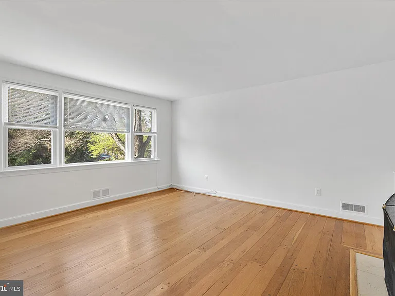 6514 Ivy Hill Dr — Photo 7