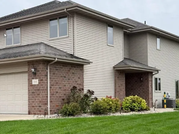 1315 Cherry St, Kaukauna, WI 54130