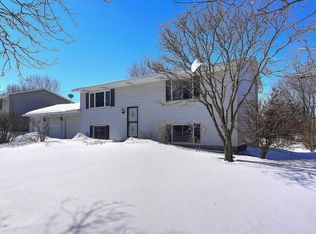 3059 Bellaire Ave N, Maplewood, MN 55109