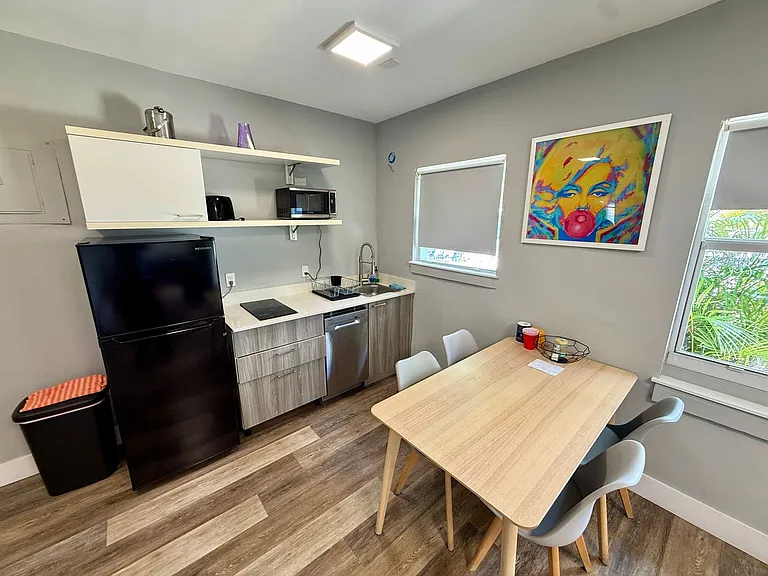 1020 N Victoria Park Rd #26 — Photo 5