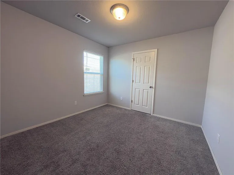 741 Morningside Dr — Photo 12