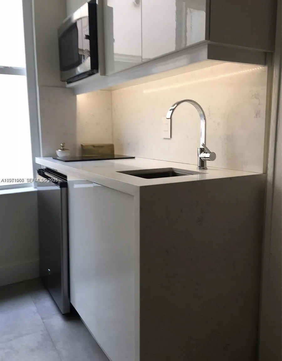 Menores Condo — Photo 3