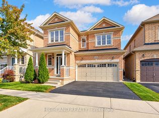 3175 Robert Brown Blvd, Oakville, ON L6M 0P5