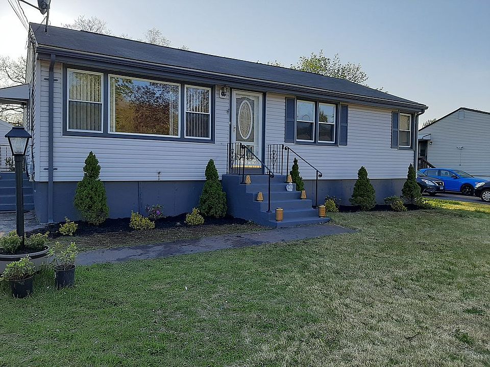 2nd image of 31 Edgehill Dr