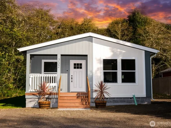 202 E Rain Street, Ocean Shores, WA 98569