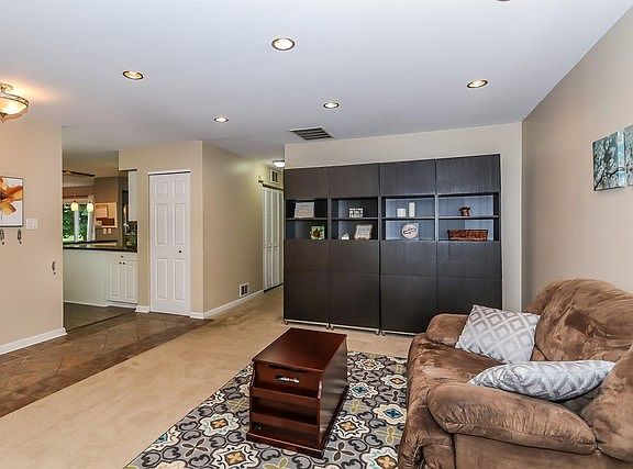 4th image of 7 Windsor Ct