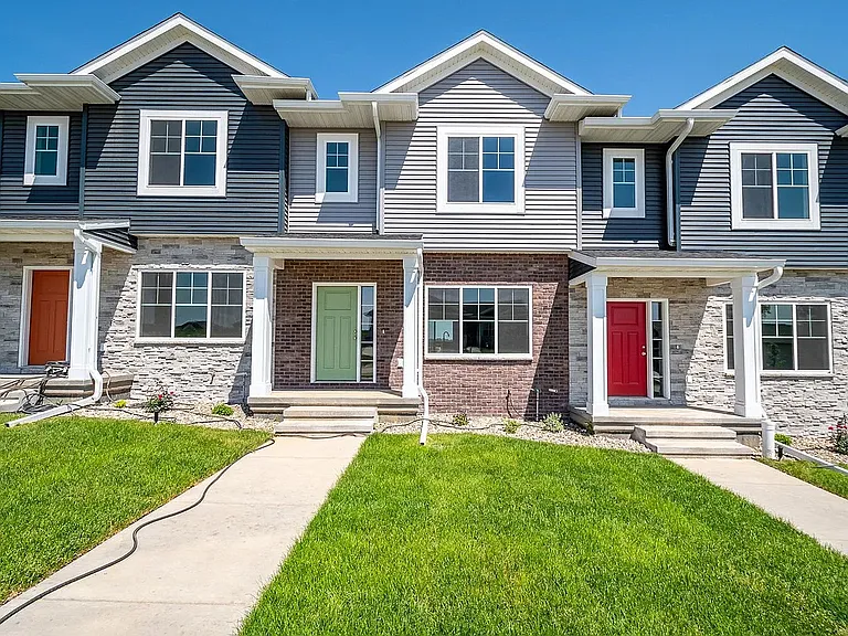 625 Catherine Dr — Photo 1